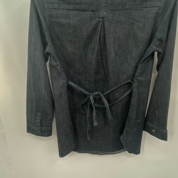 Isabel Blue Jean Maternity top Size Medium - Picture 2 of 7
